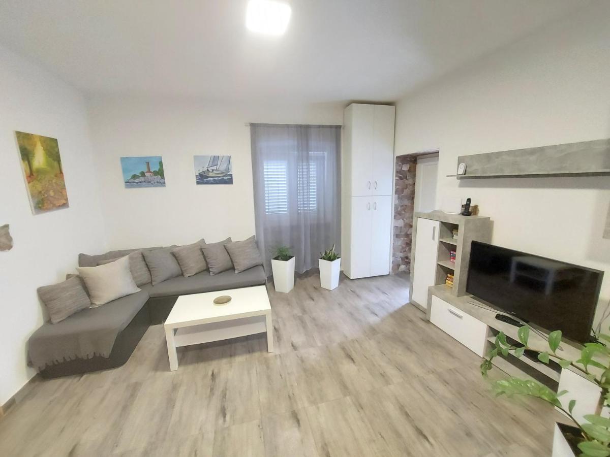 Marko Apartment *